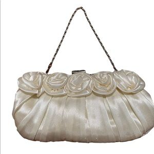 Ivory satin dinner bag with pretty roses and pleats 🌹 silver hardware